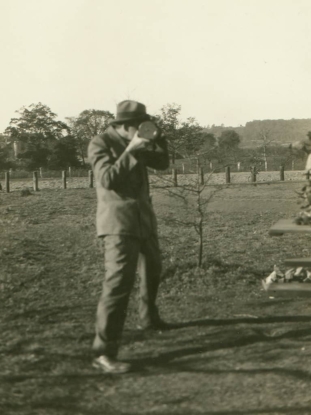 Harold Wagner takes movies of chestnuts, 1929